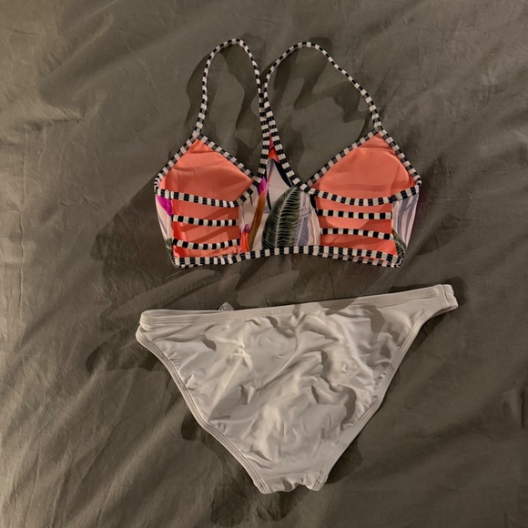 Swimsuit Bundle - Picture 8 of 10